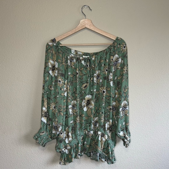 easel Tops - Easel top women medium floral flowy wide neck breathable blouse green